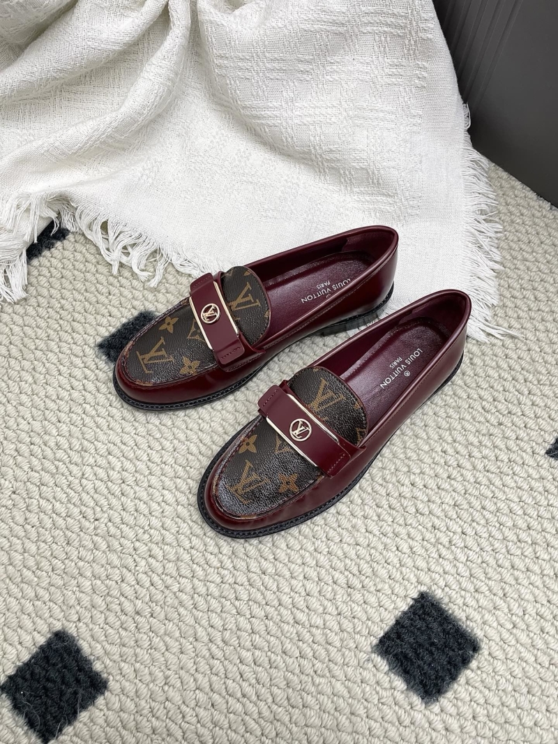 l0vis Vvtt0n loafers